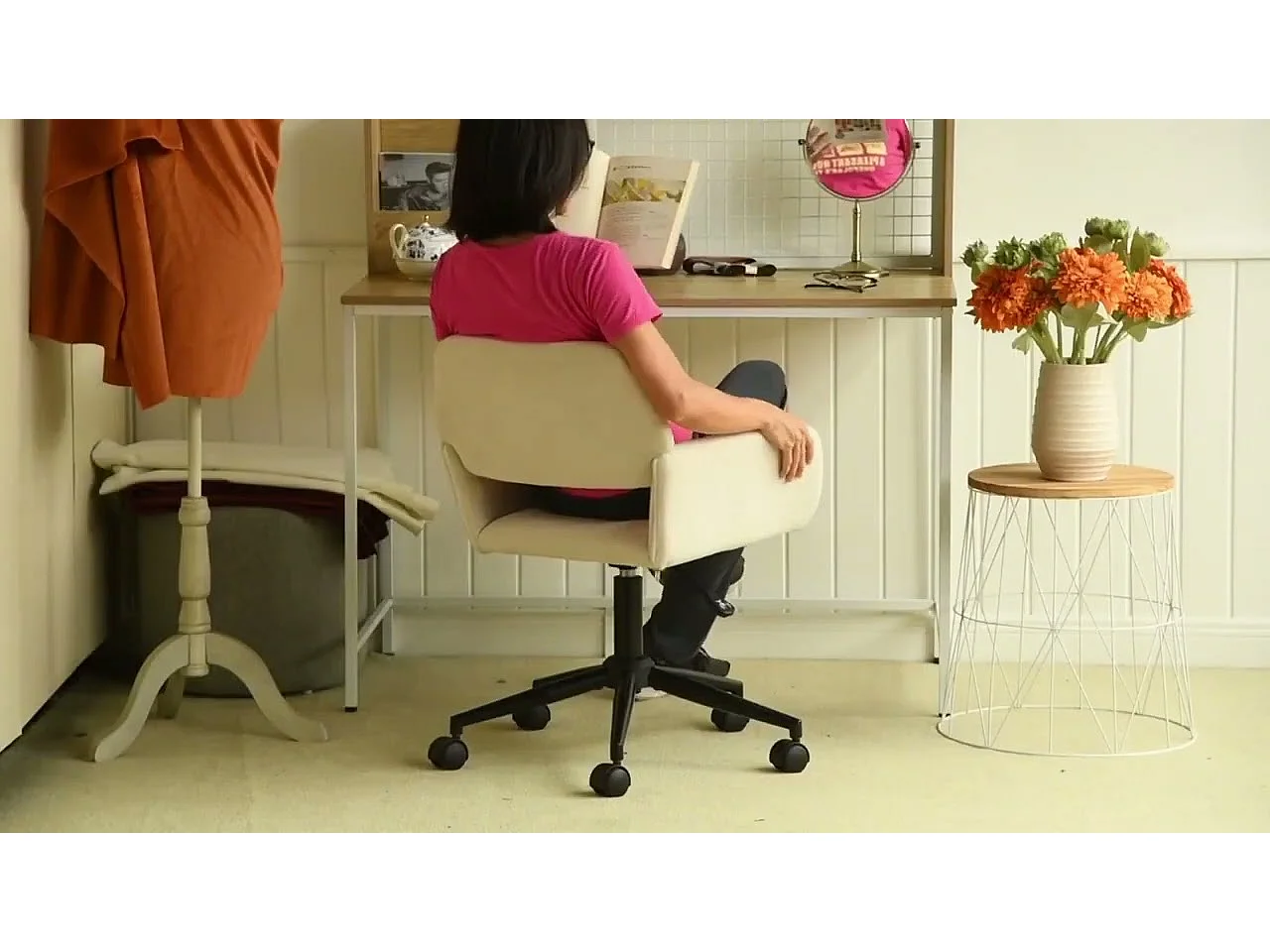 URBAN MEUBLE Fauteuil rétro - réglable en hauteur - pivotant à 360° - à roulettes - amovible - beige