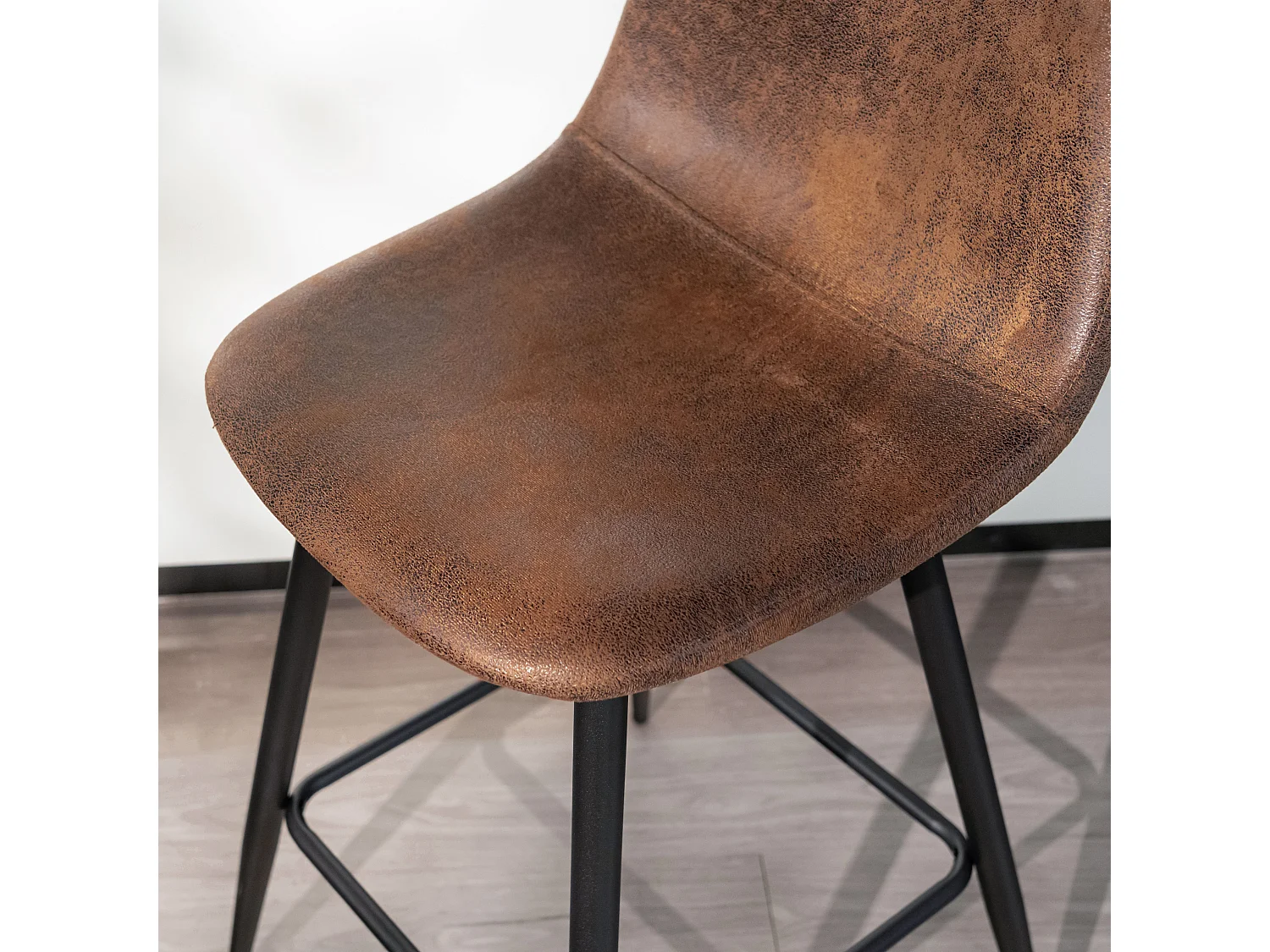 Lot de 2 tabourets de bar rétro vintage tissu suède marron pieds noir CHARLTON MIDBAR SUEDE BROWN A