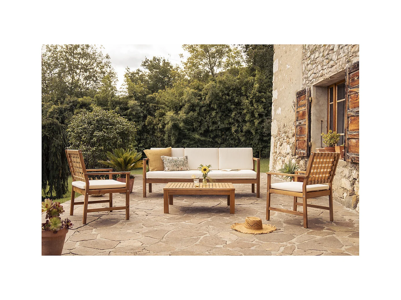 Fauteuils de jardin en bois massif avec coussin blanc et sangles beiges (lot de 2) SANTANA
