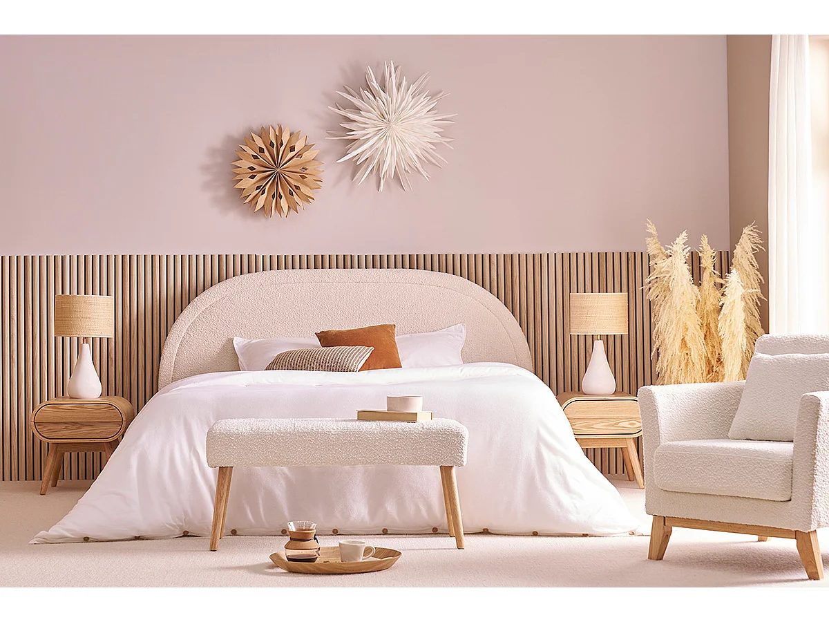 Banco nórdico capitoné de borreguillo blanco y madera clara 96 cm GUESTA