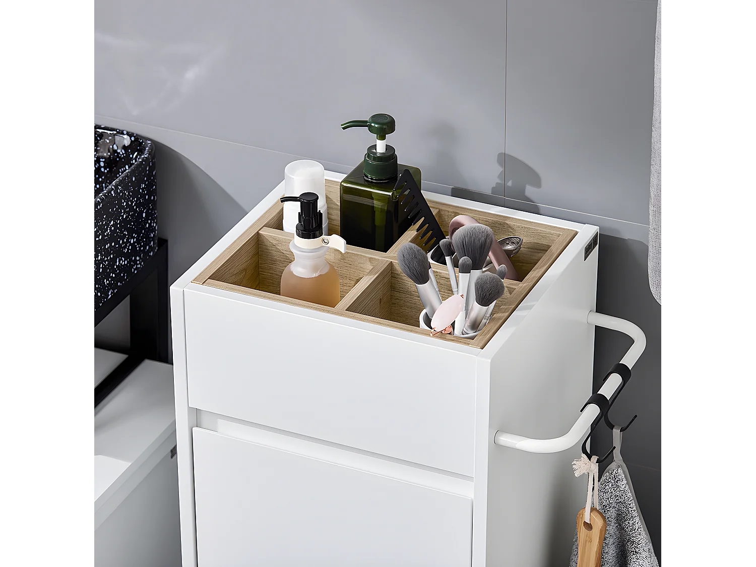 SoBuy Mobiletto portabiancheria Portabiancheria rimovibile Cesto della biancheria Mobiletto del bagno Bianco 35x30x90cm BZR159-W