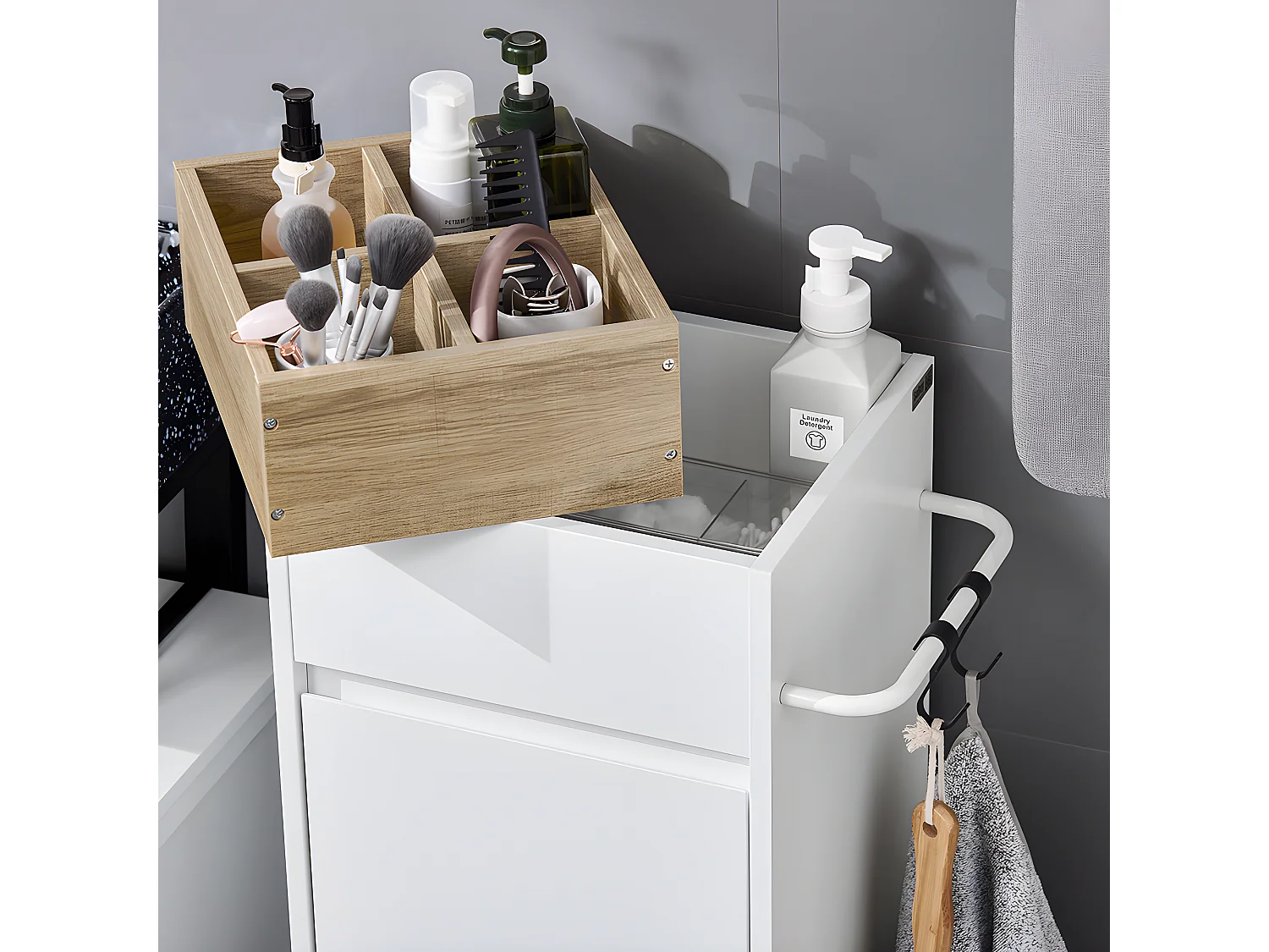 SoBuy BZR159-W Armoire à Linge Meuble Bas avec 4 Petits Compartiments Ouverts et 1 Panier à Linge Amovible