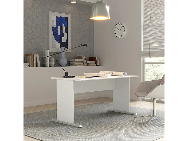 Bureau L. 144 cm décor blanc avec piètement effet aluminium - MARIA