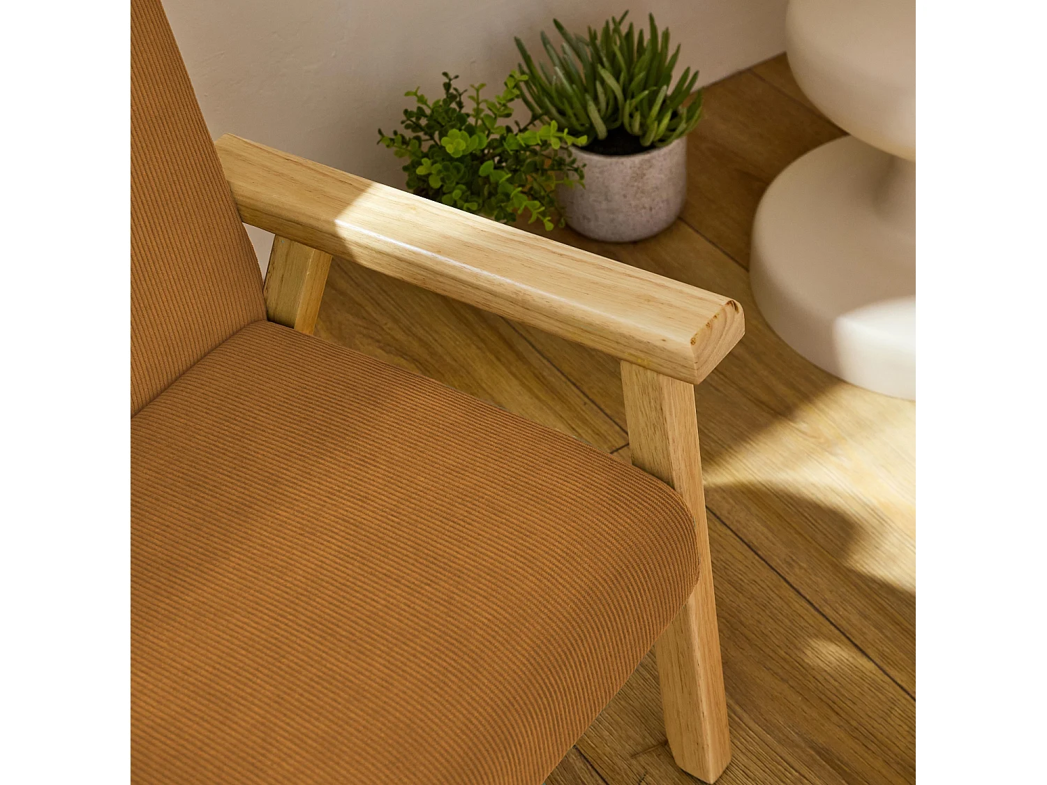 Poltrona scandinava per bambini in velluto a coste e legno di hevea,