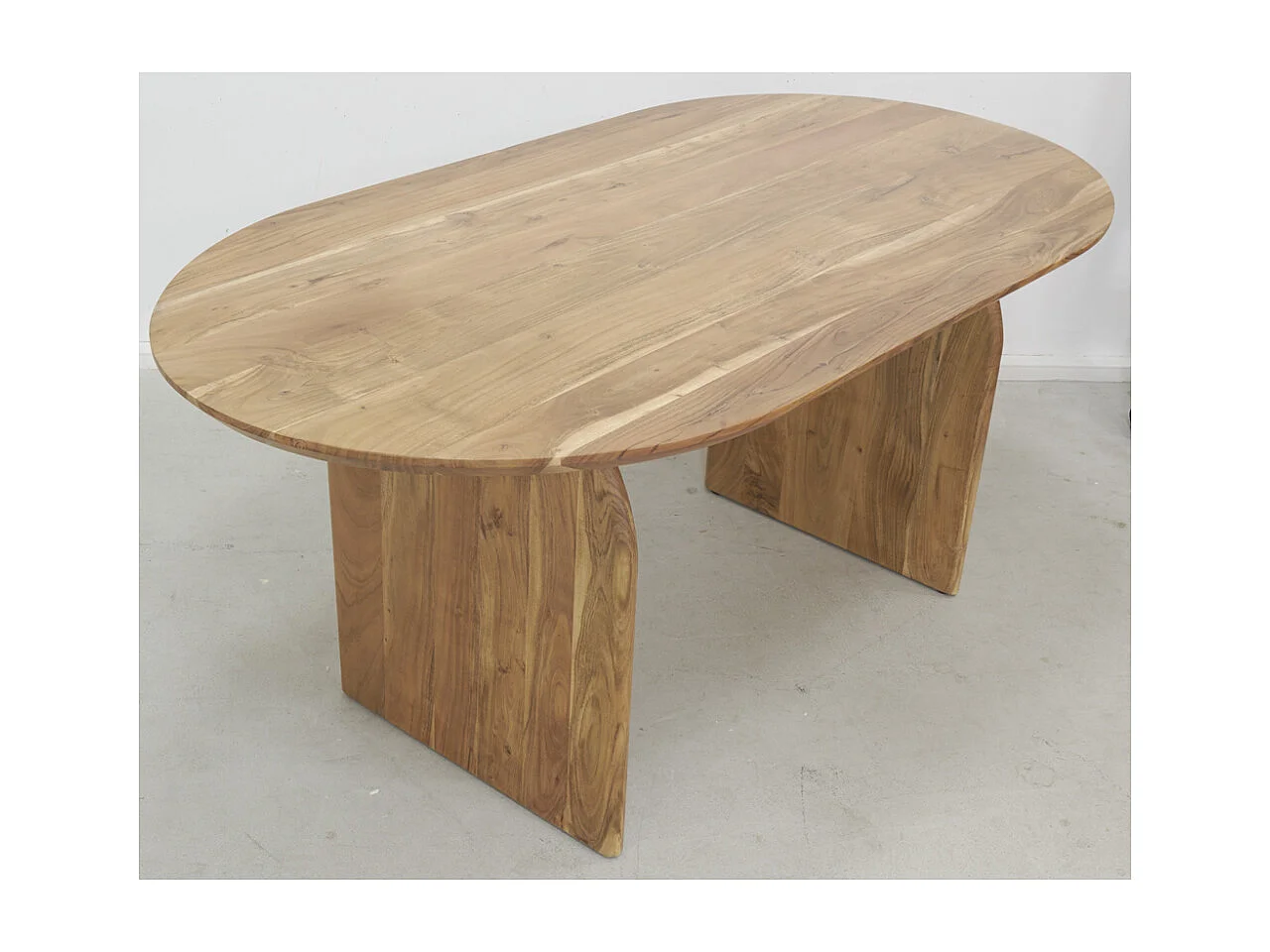 Table ovale en acacia