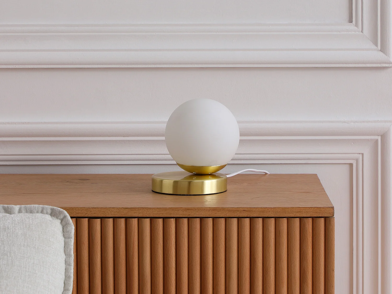 Lampe à poser en laiton brossé -  L.16 x H.15 cm - Doré et blanc - SOFIA