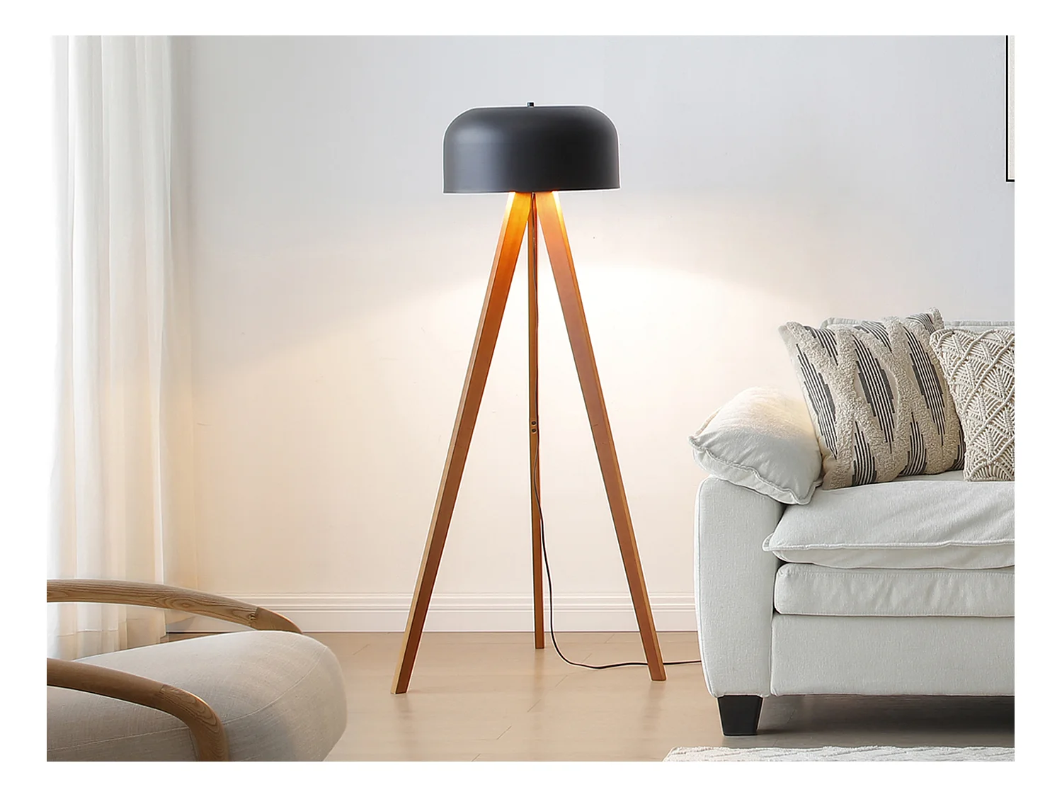 Lámpara de pie trípode en madera de caucho y metal D. 42 x Alt. 145 cm - Natural y negro - PAVICO