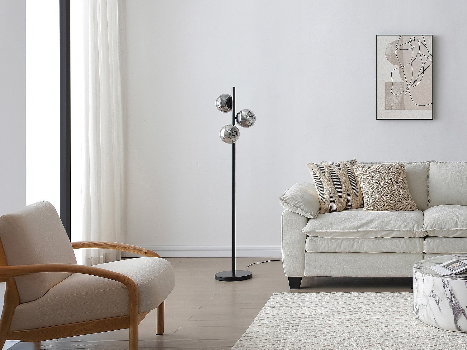 Stehlampe – mattiertes Metall und Rauchglas – L 32 x H 148 cm – Schwarz – Y günstig online kaufen