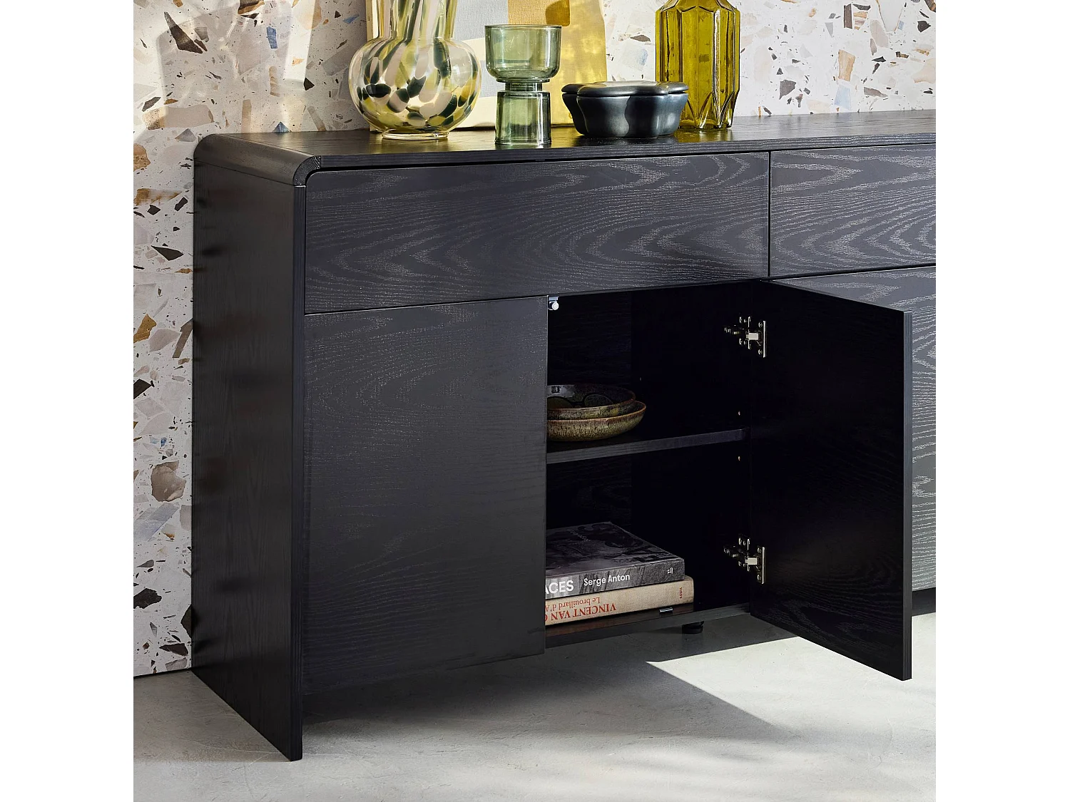 Buffet de rangement. buffet bas. 2 tiroirs 4 portes effet bois noir arrondi
