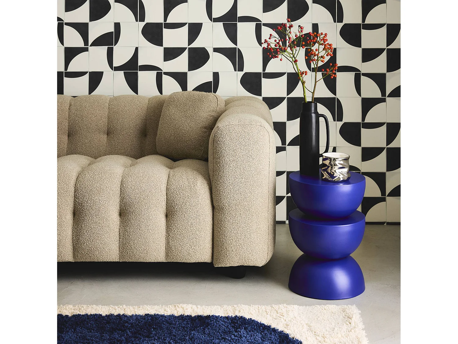 Divano a 2 posti, rivestito in tessuto bouclé testurizzato, beige