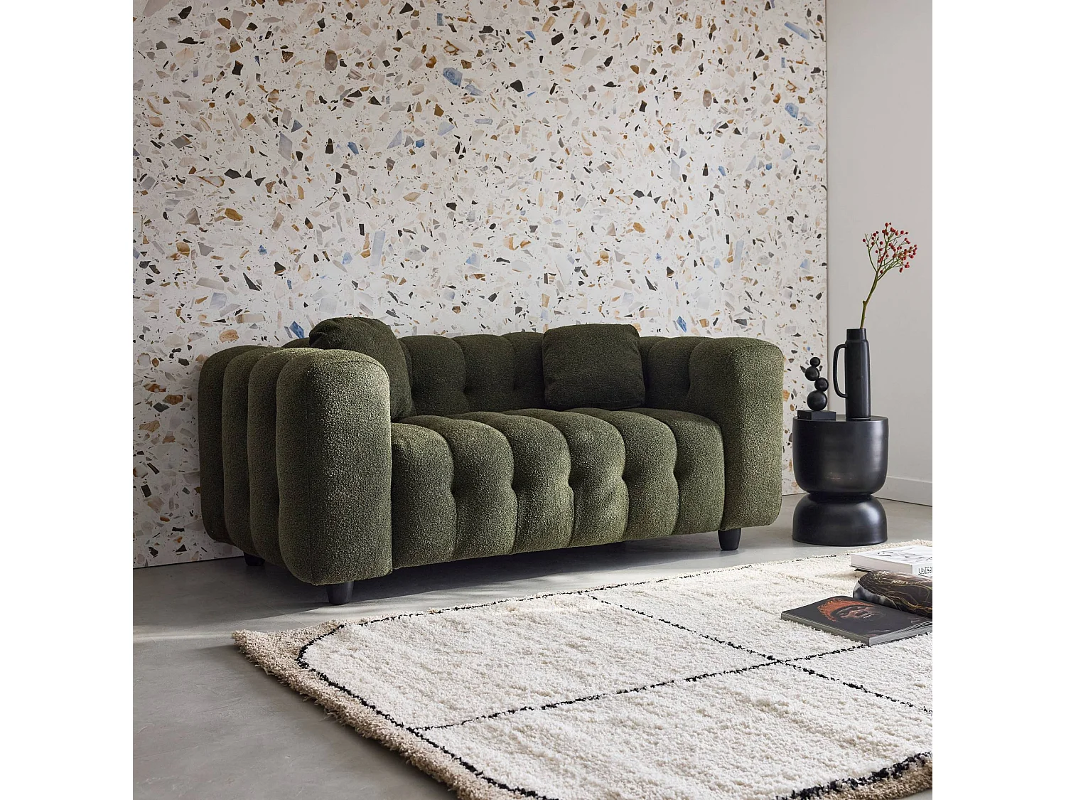 Divano a 2 posti, rivestito in tessuto bouclé testurizzato, kaki