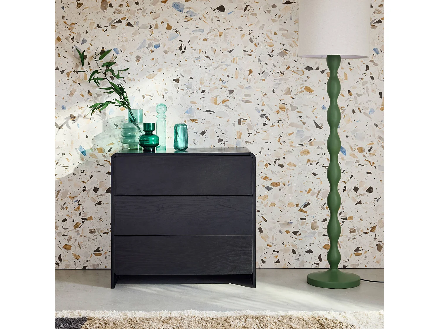 Commode 3 tiroirs effet bois arrondi. noir