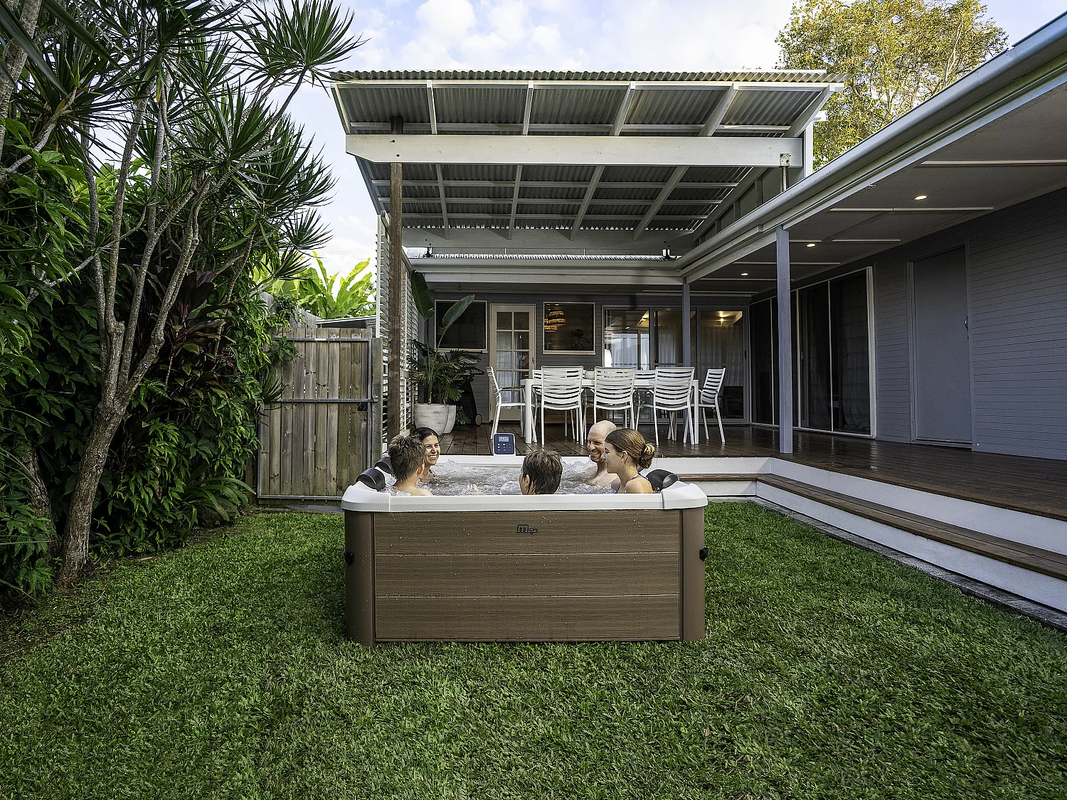 Spa semirigida MSpa 6 posti Naturale chiaro con LED e accessori -128 getti L160 x l160 x H65 cm - NAPUKA di MSPA