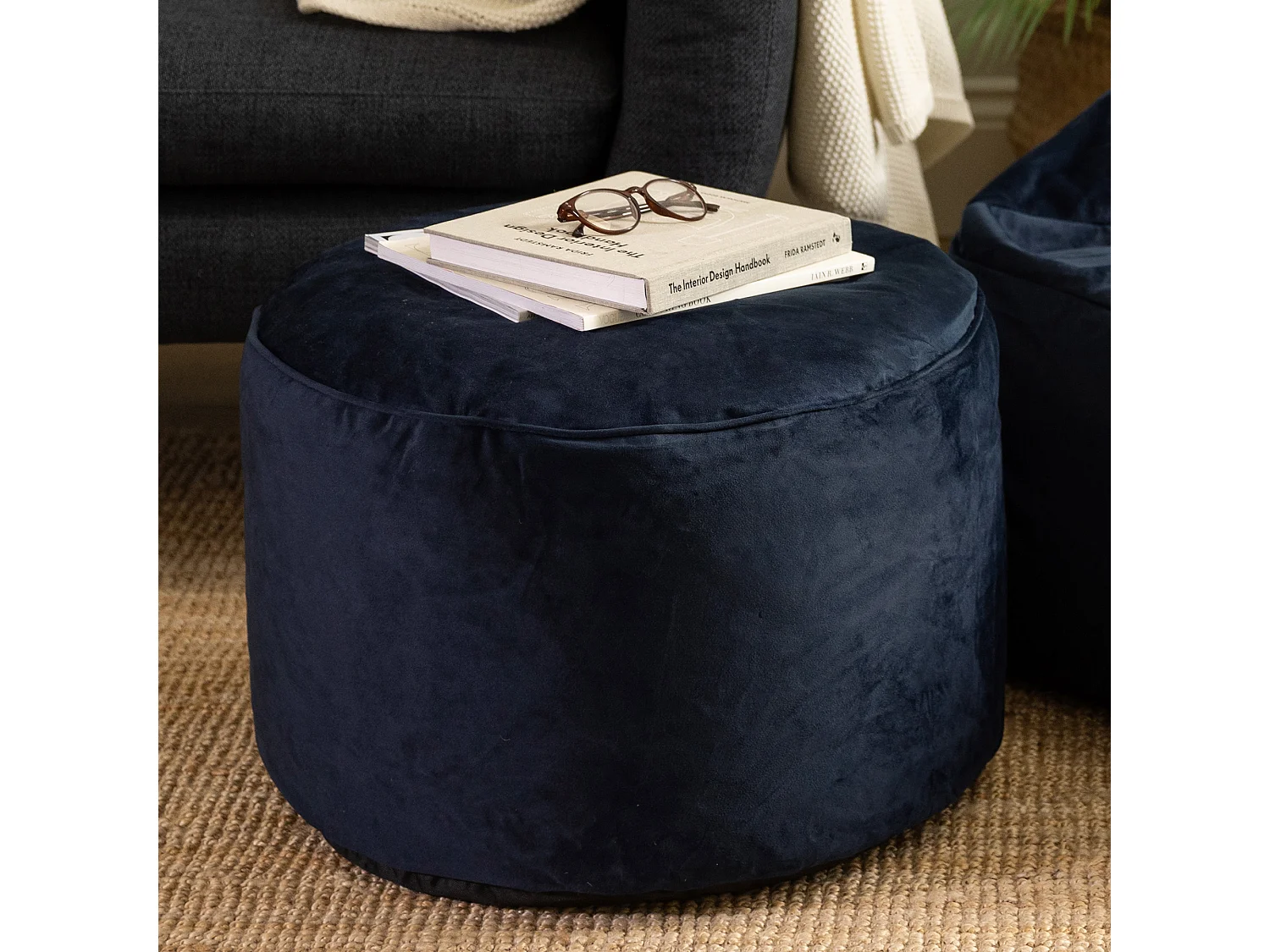 Pouf repose-pieds rond velours bleu minuit - MILANO