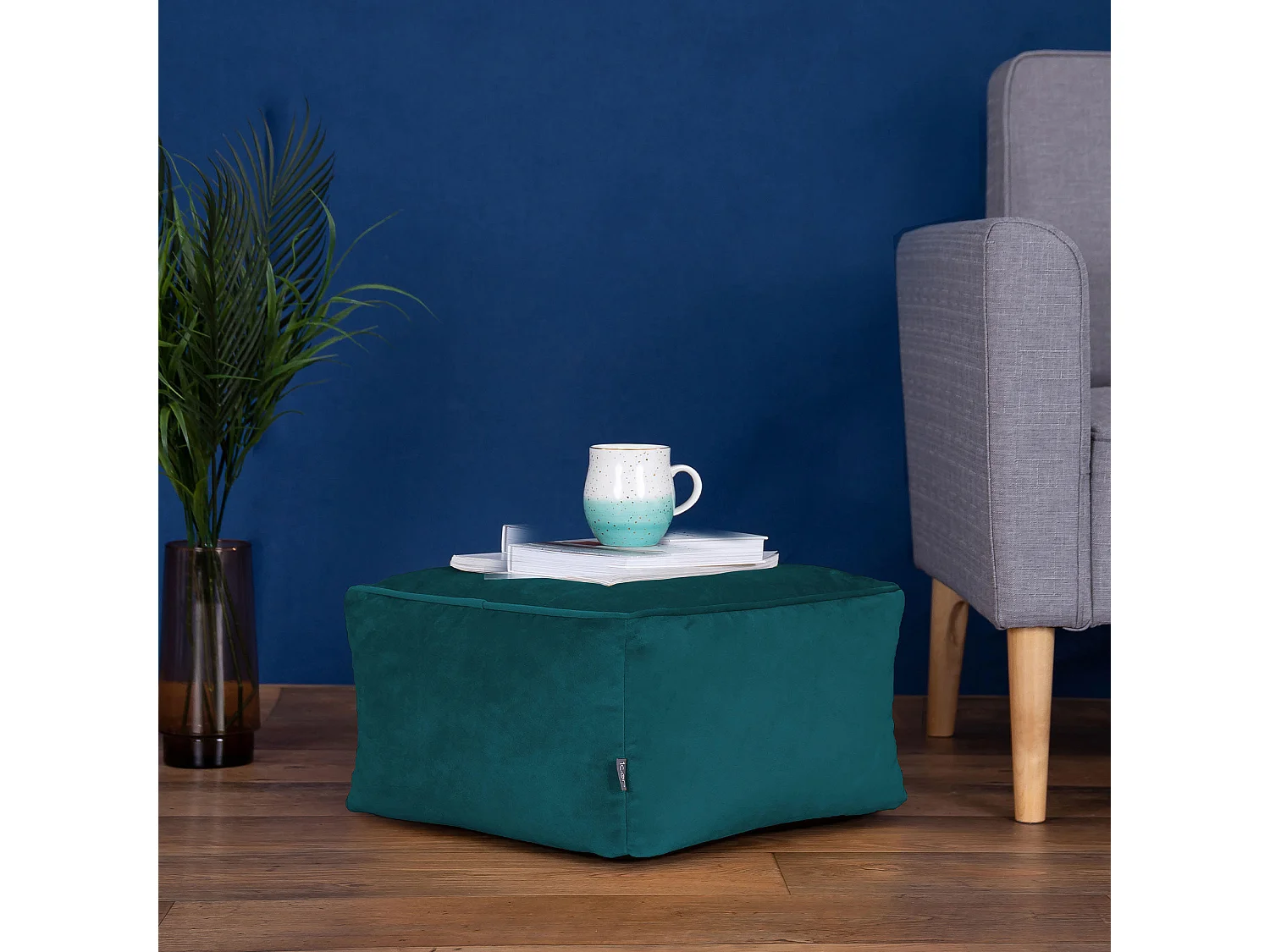 Pouf repose-pieds carré velours bleu canard - AMARA