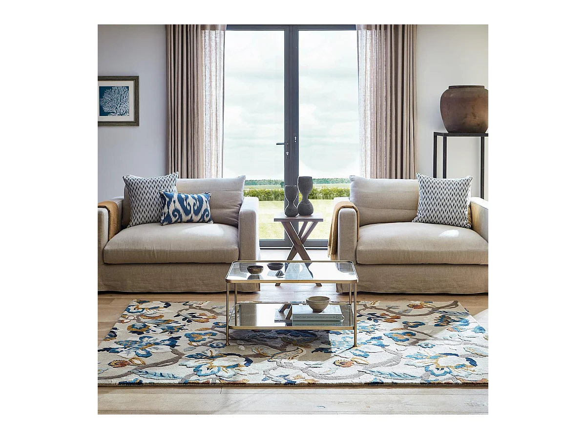 tapis chambre 170x240 fait à la main en laine beige et bleu motif floral