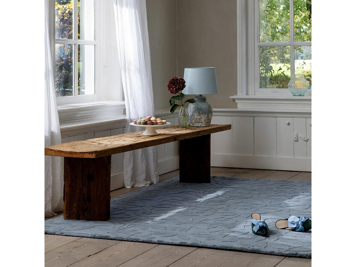 tapis salon 200x280 fait main en laine bleu rectangle motif floral CLEAVERS