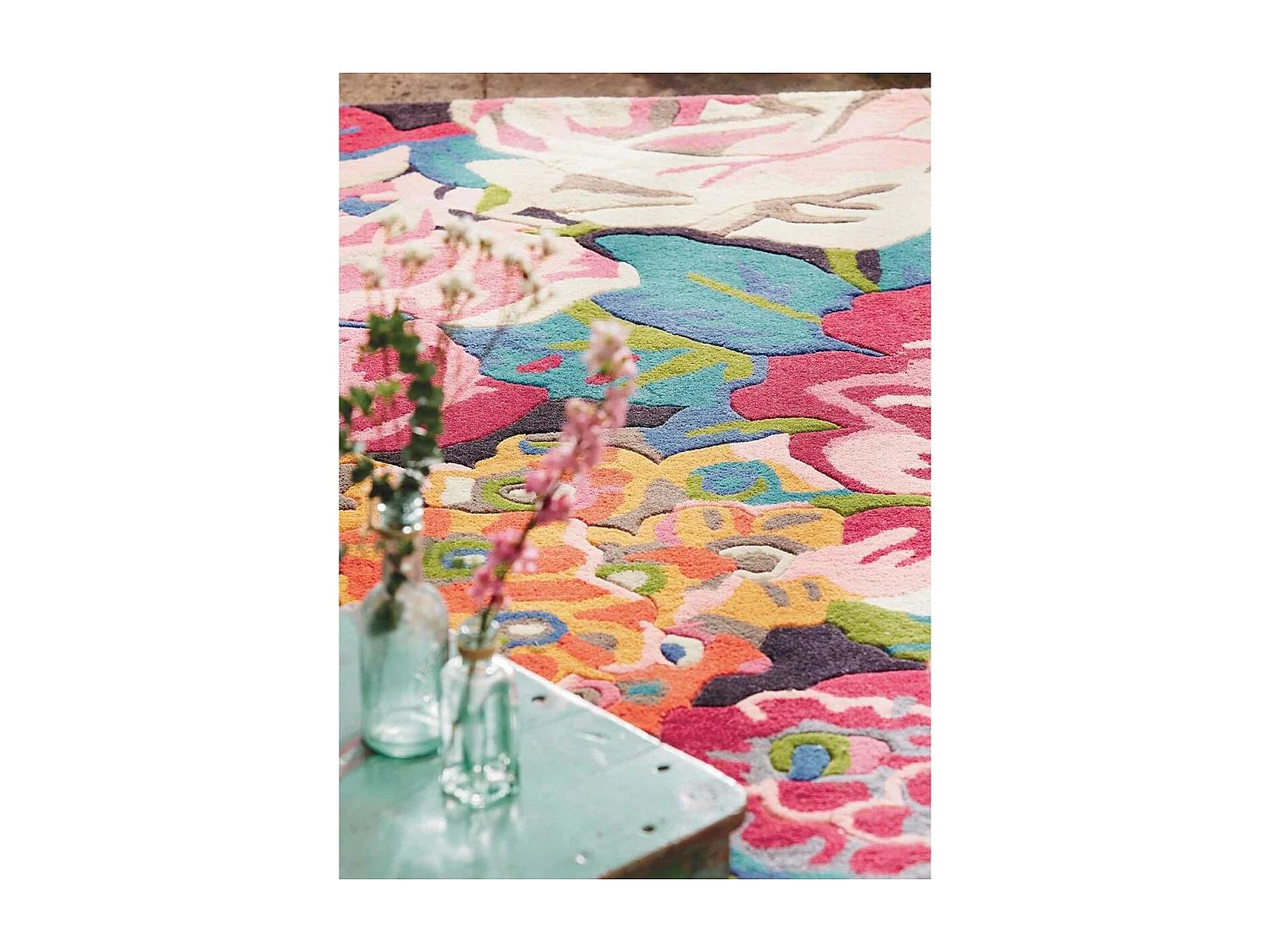 Tappeto da soggiorno e camera da letto fatto a mano in lana con motivo floreale PEONIA