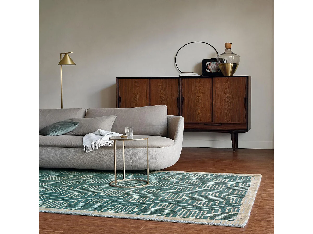 tapis salon 200x280 fait à la main en laine vert et beige motif géométrique