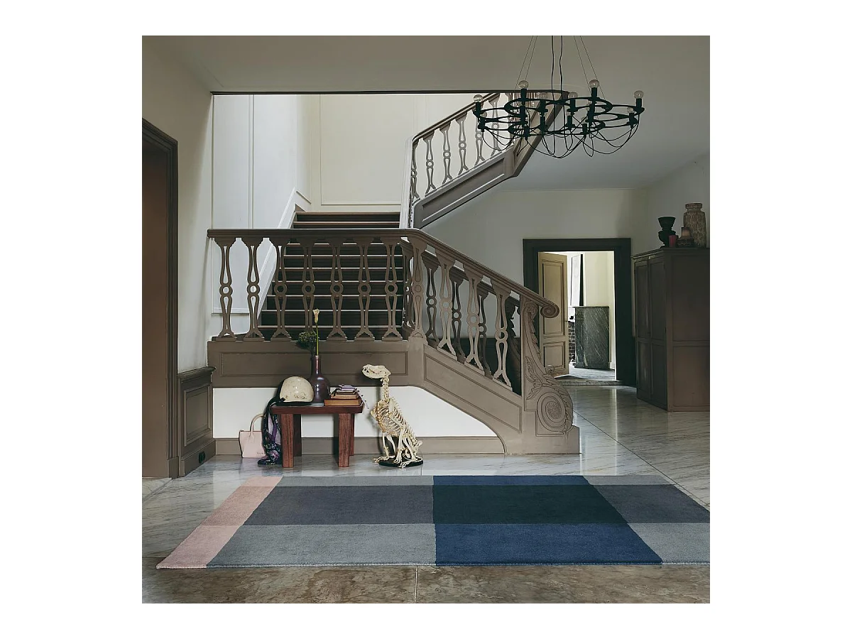tapis salle à manger 250x350 fait à la main en laine bleu et gris motif seventies