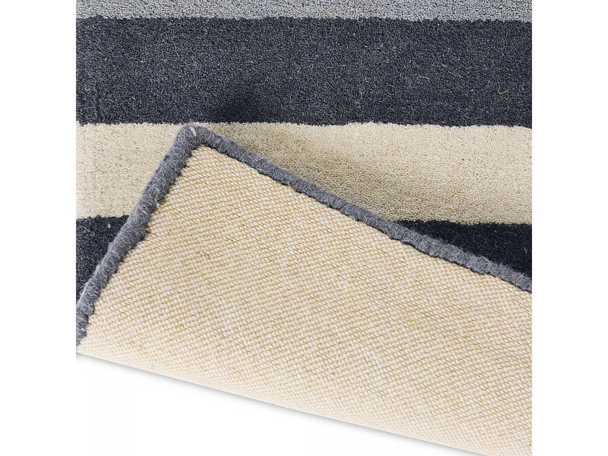 tapis chambre 170x240 fait à la main en laine mutlicolore motif géométrique