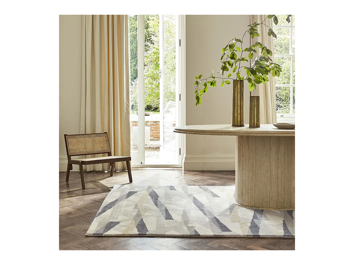 tapis entrée 140x200 fait à la main en laine gris et violet motif géométrique