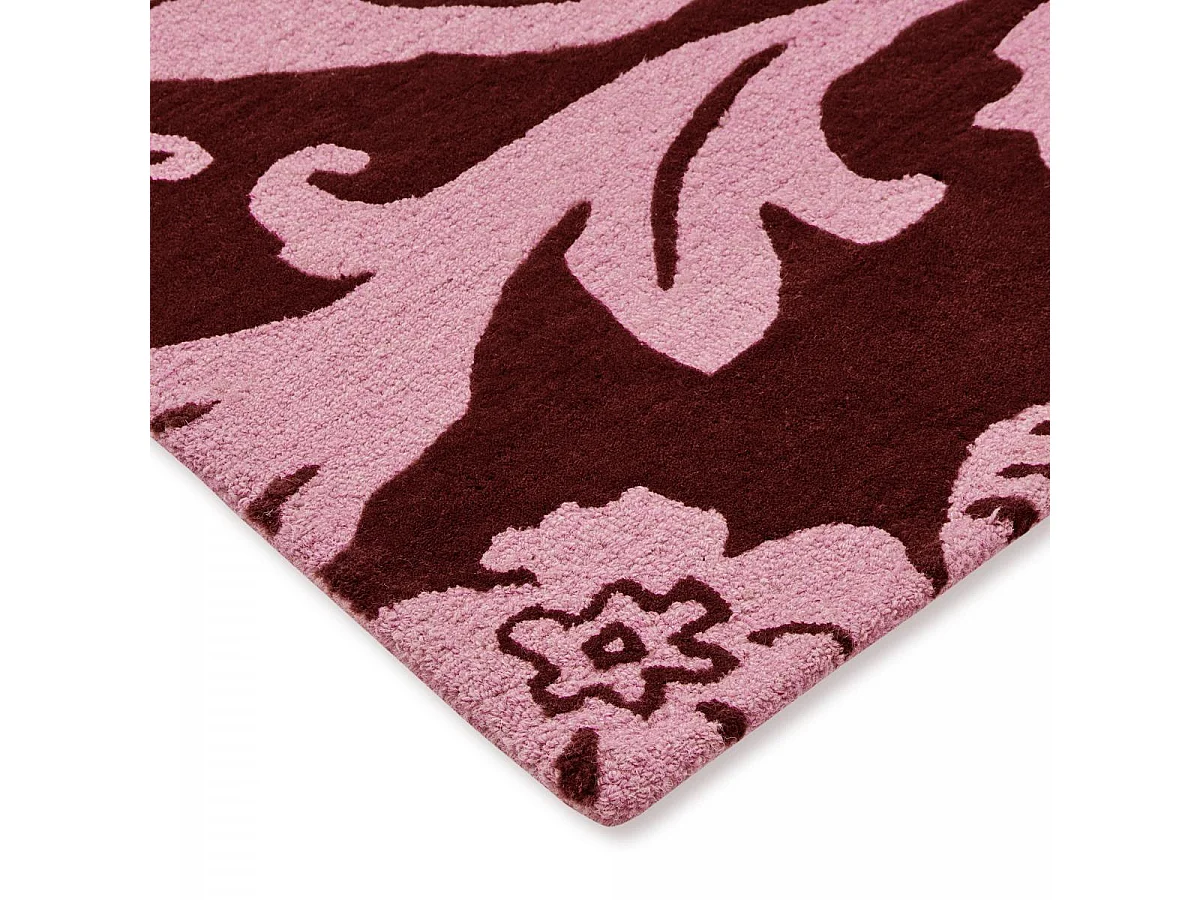 tapis chambre 170x240 fait à la main en laine bordeaux et rose motif floral