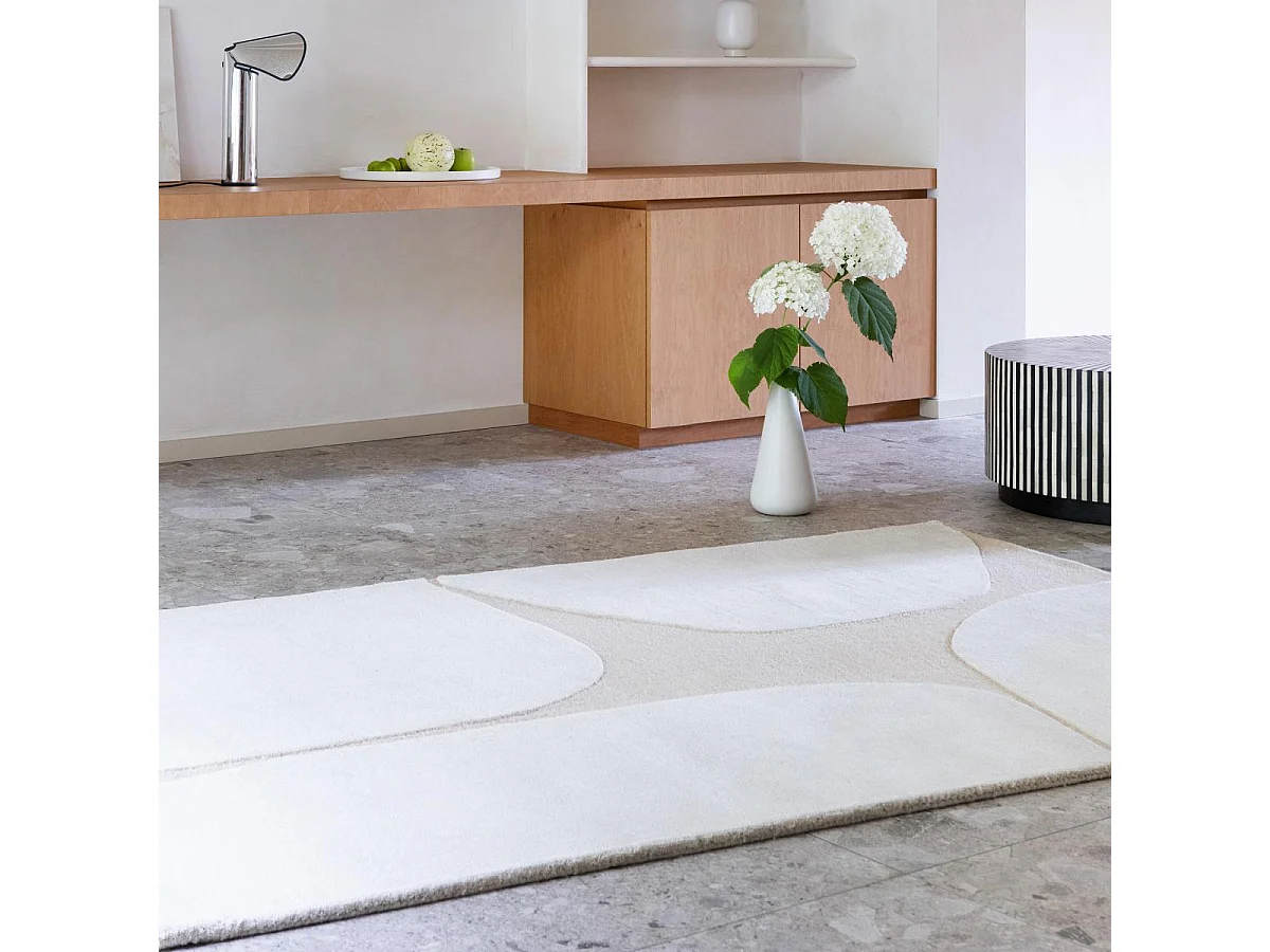 tapis chambre 140x200 fait main en laine crème rectangle motif abstrait BC DECOR