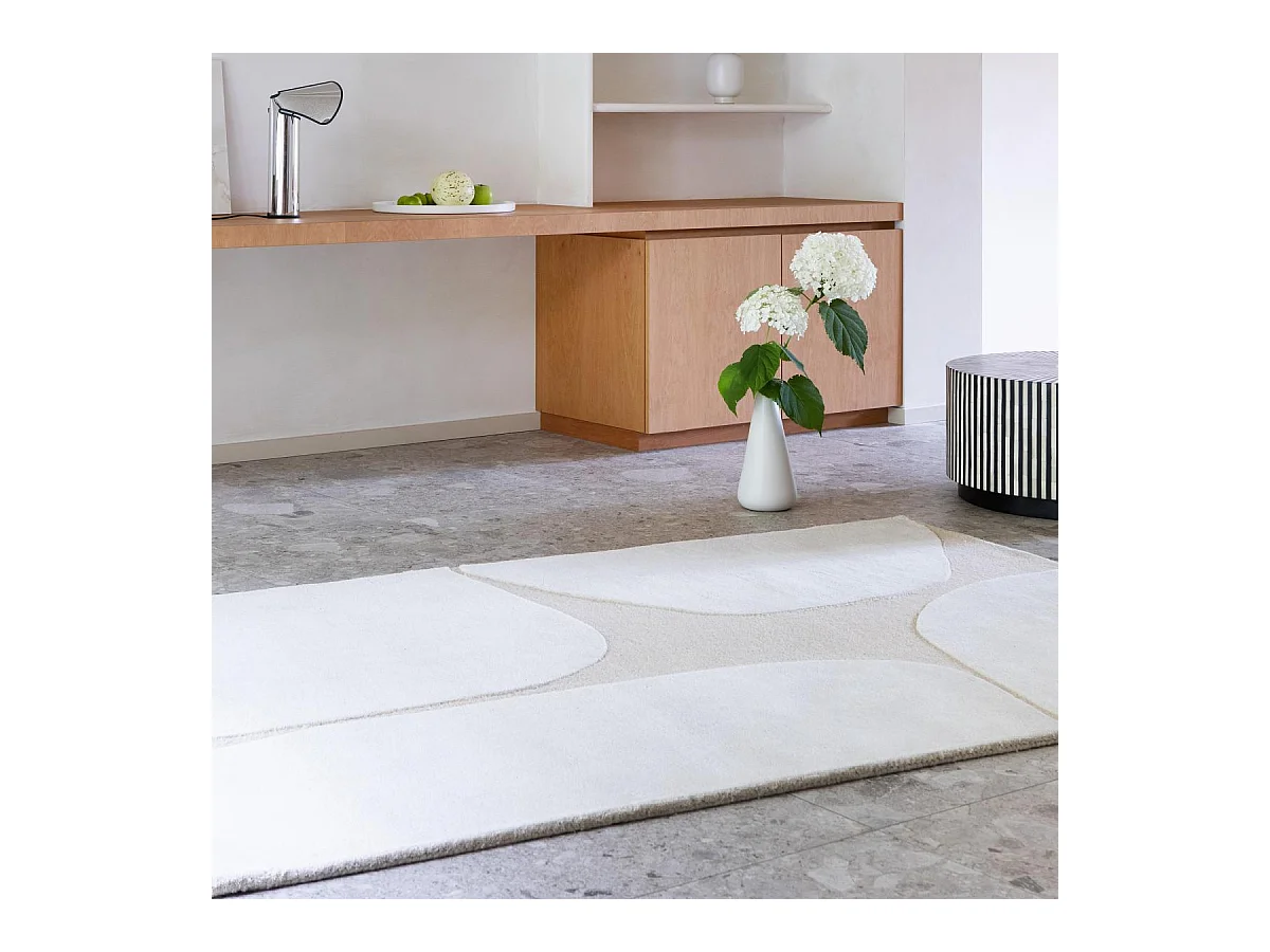 tapis chambre 140x200 fait main en laine crème rectangle motif abstrait BC DECOR