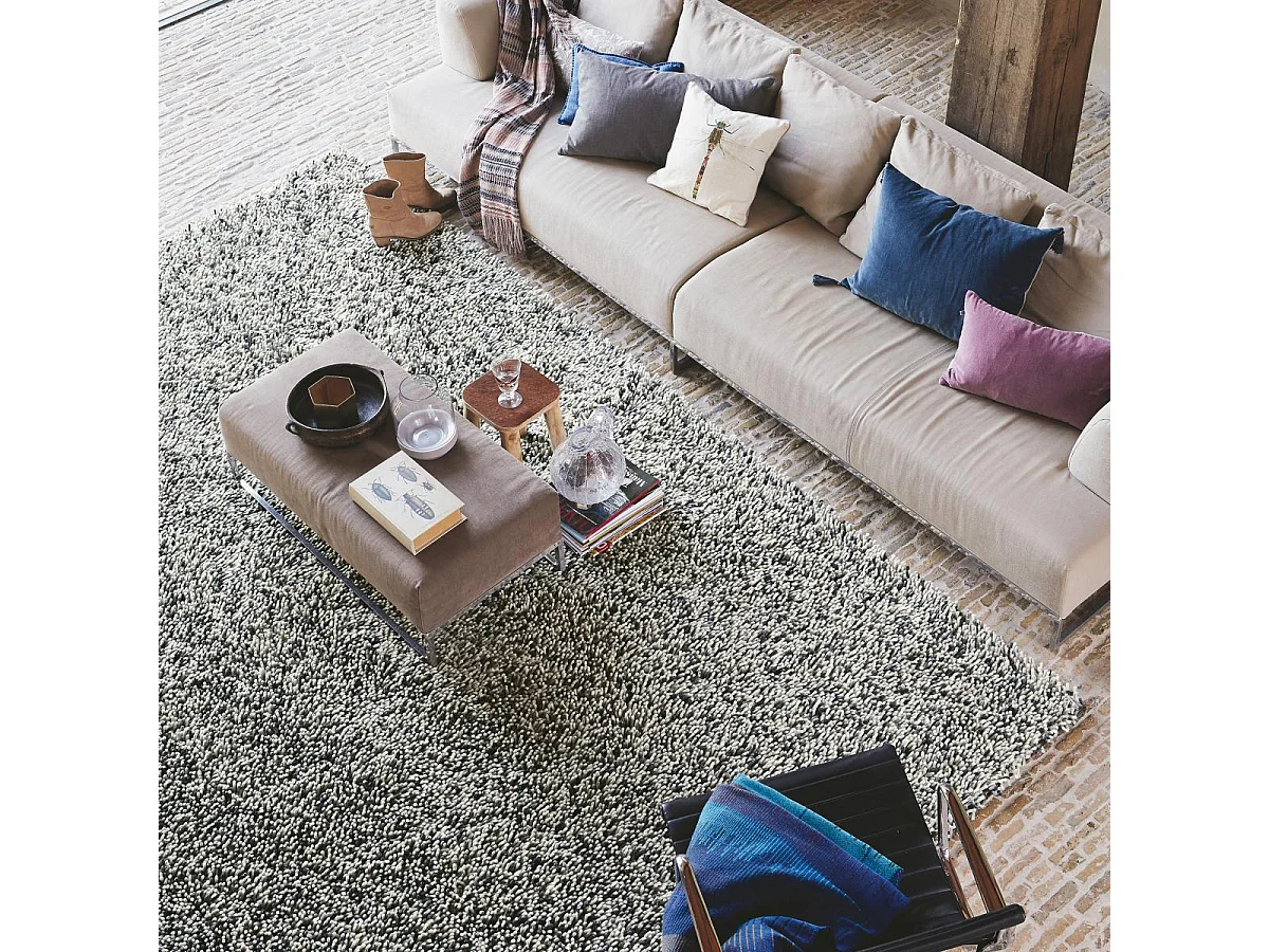 Tapis shaggy 140x200 rectangle tissé gris et blanc en laine motif faux uni ROCKS