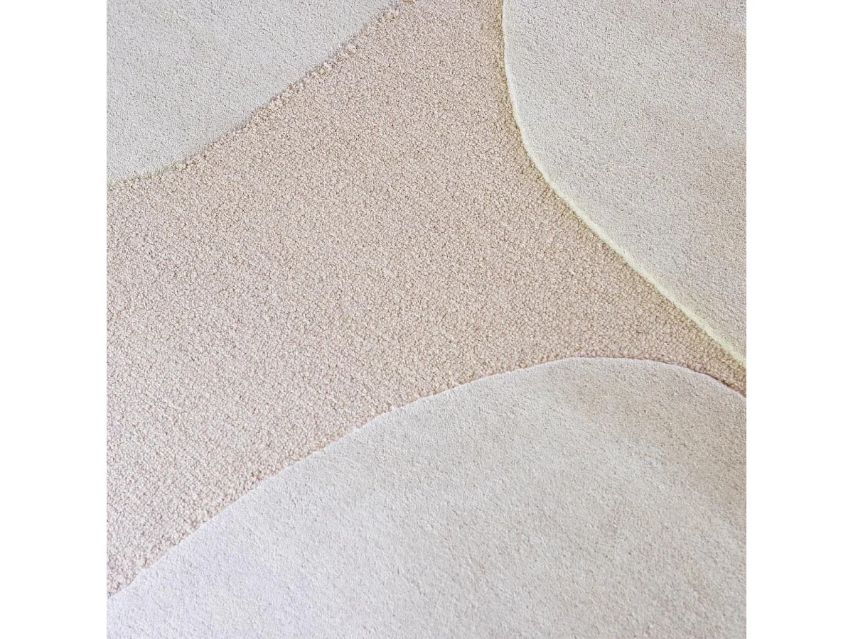 tapis salon 250x350 fait main en laine crème rectangle motif abstrait BC DECOR