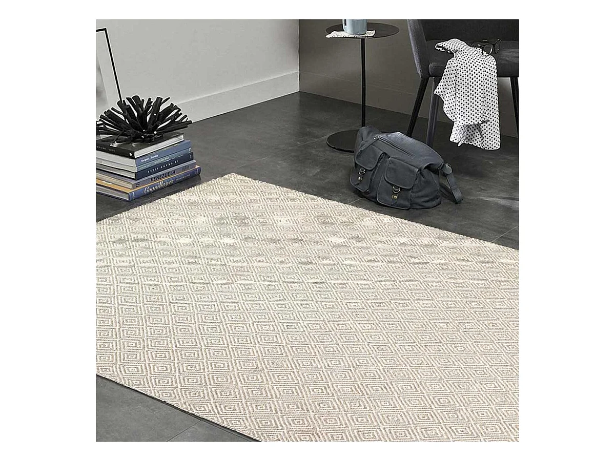 Alfombra kilim hecha a mano en lana con motivos geométricos