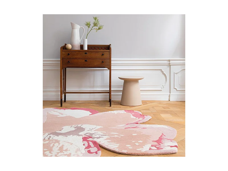 tapis chambre 200x200 fait à la main en laine rose clair motif floral