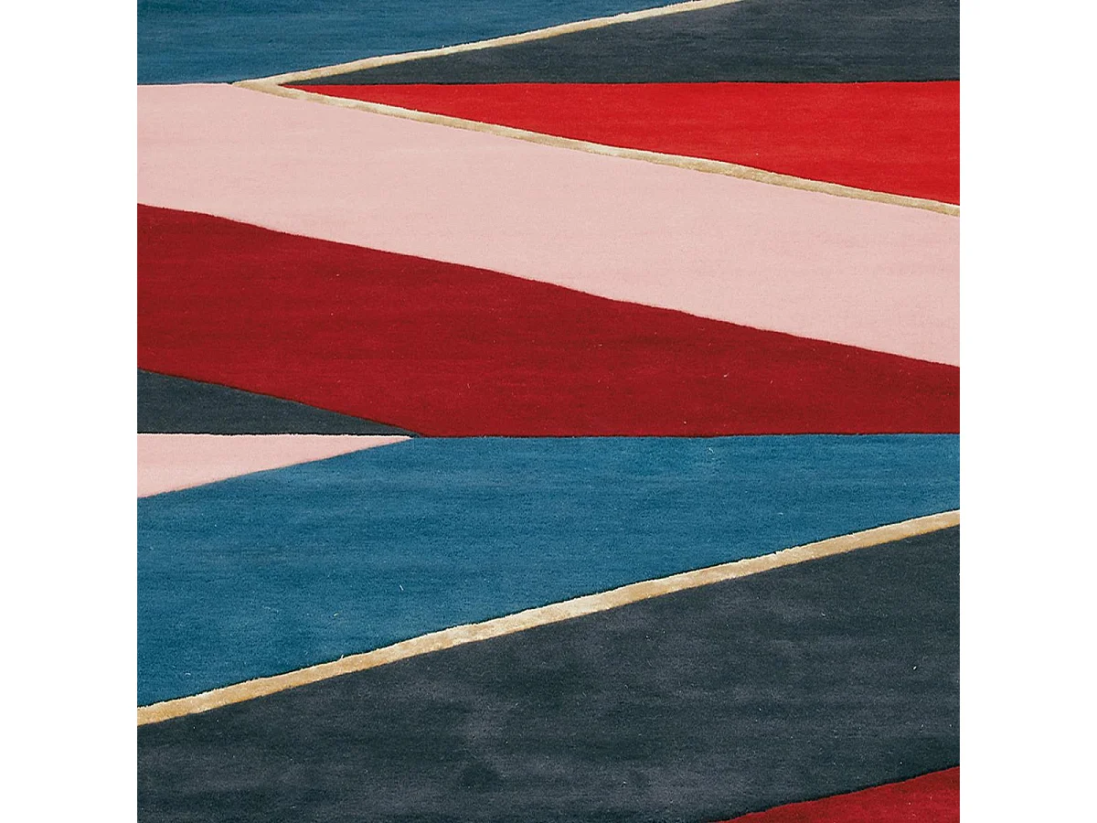 tapis chambre 170x240 fait à la main en laine rose et rouge motif géométrique