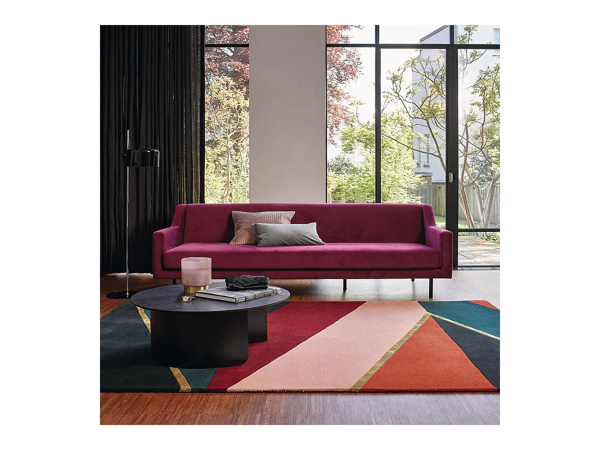 tapis entrée 140x200 fait à la main en laine rose et rouge motif géométrique