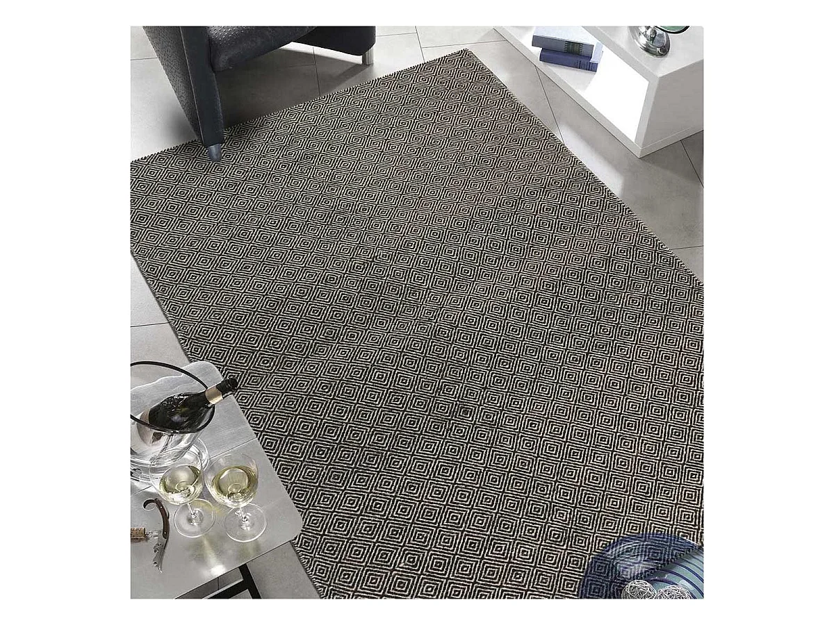 Alfombra kilim hecha a mano en lana con motivos geométricos