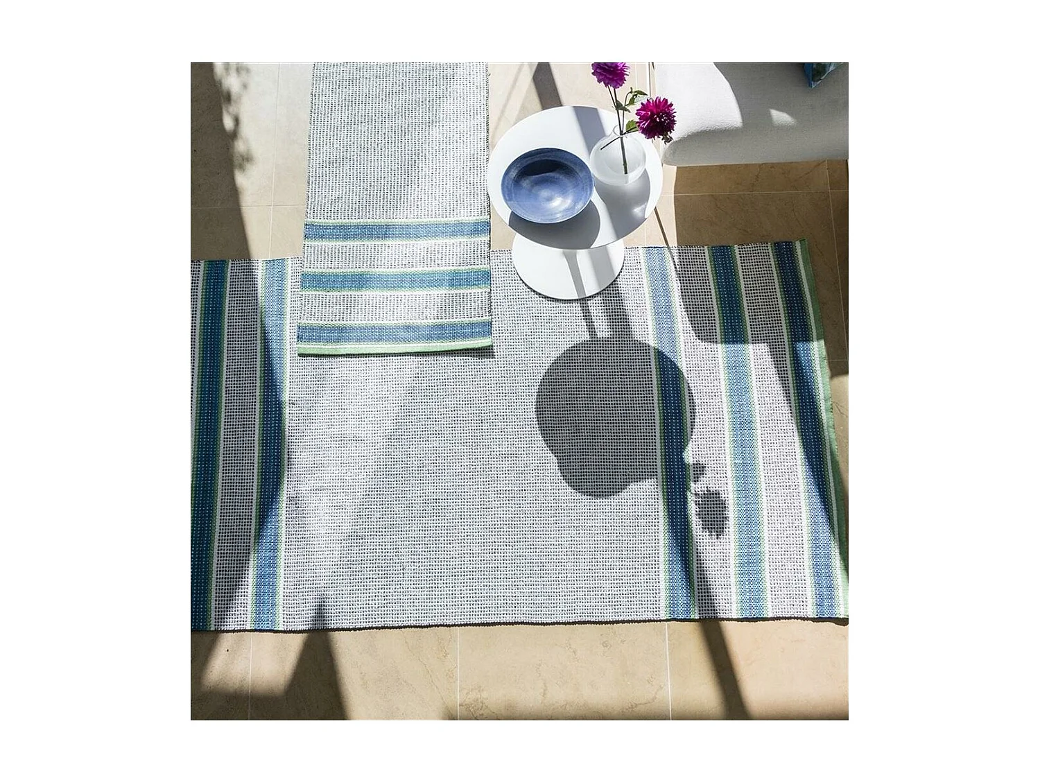 tapis chambre 160x260 fait à la main bleu et gris rectangle motif géométrique