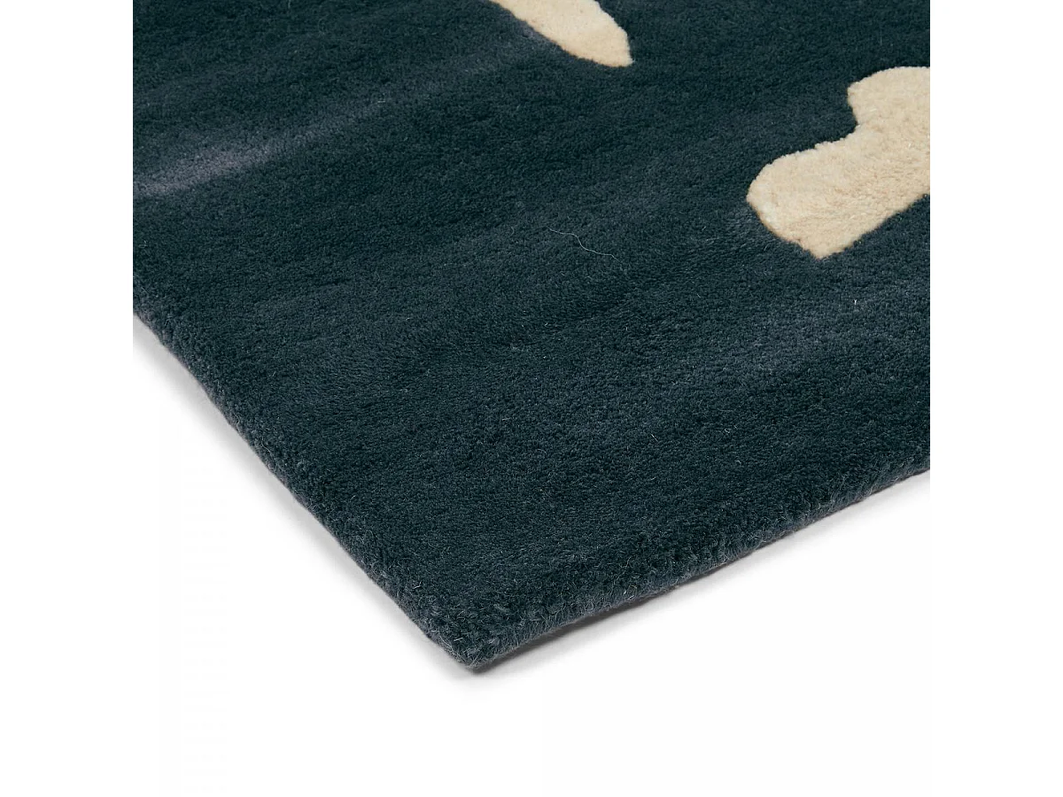 tapis chambre 200x280 fait à la main en laine gris et blanc motif floral