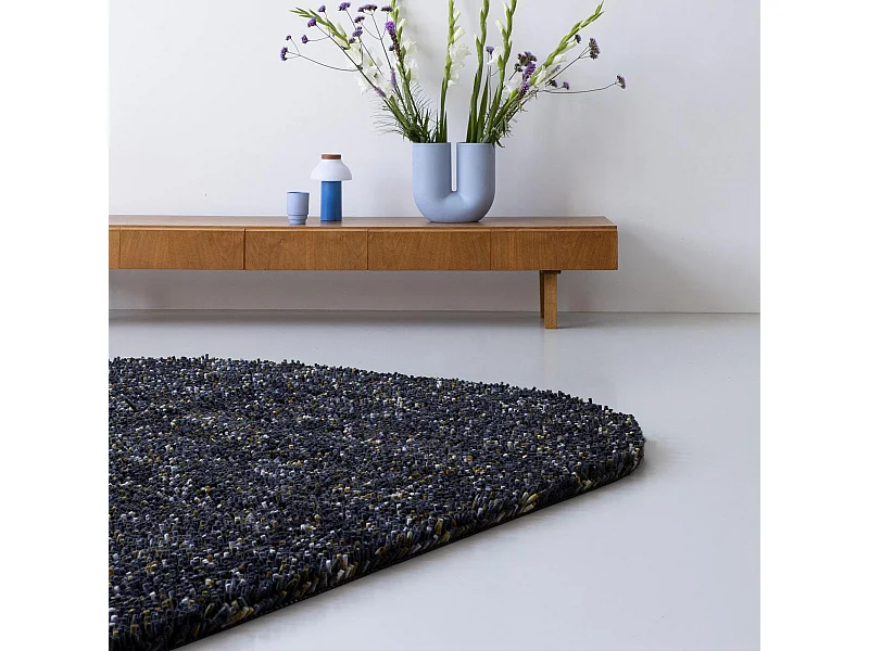 Tapis shaggy 170x240 rectangle tissé noir et gris en laine motif faux uni ROCKS