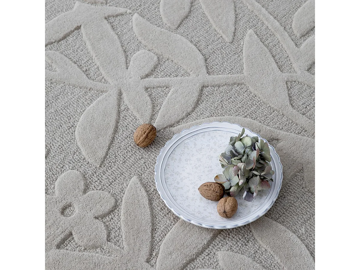 tapis salon 170x240 fait main en laine gris rectangle motif floral CLEAVERS