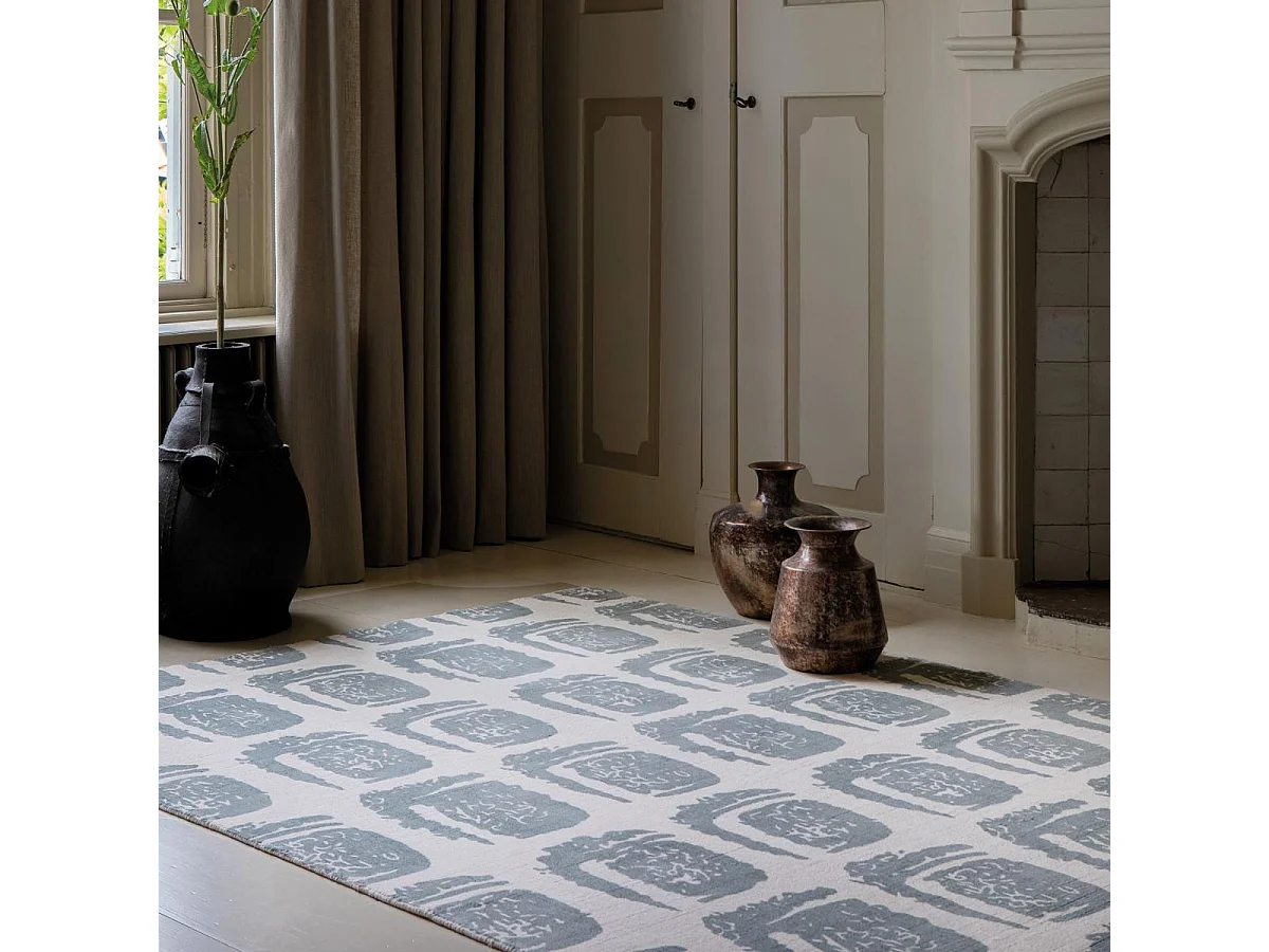 tapis chambre 170x240 fait à la main en coton gris et crème motif abstrait