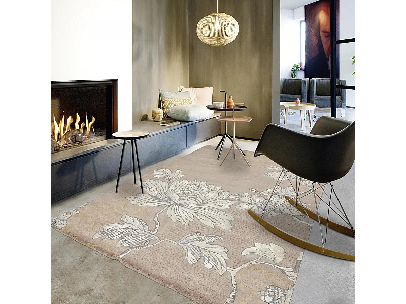 tapis chambre 120x180 fait à la main en laine gris et crème motif floral