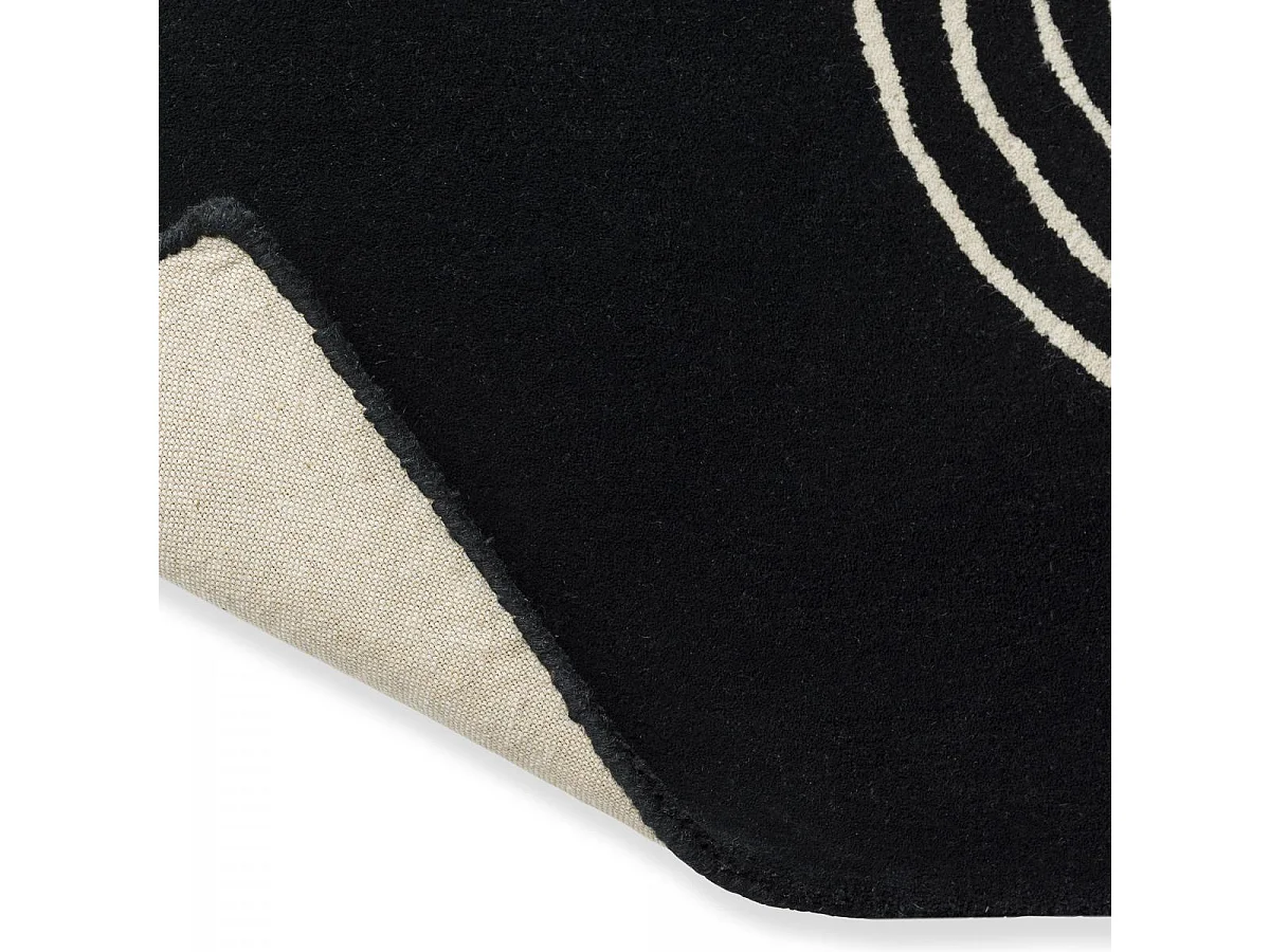 tapis chambre 140x200 fait main en laine noir et blanc motif géométrique