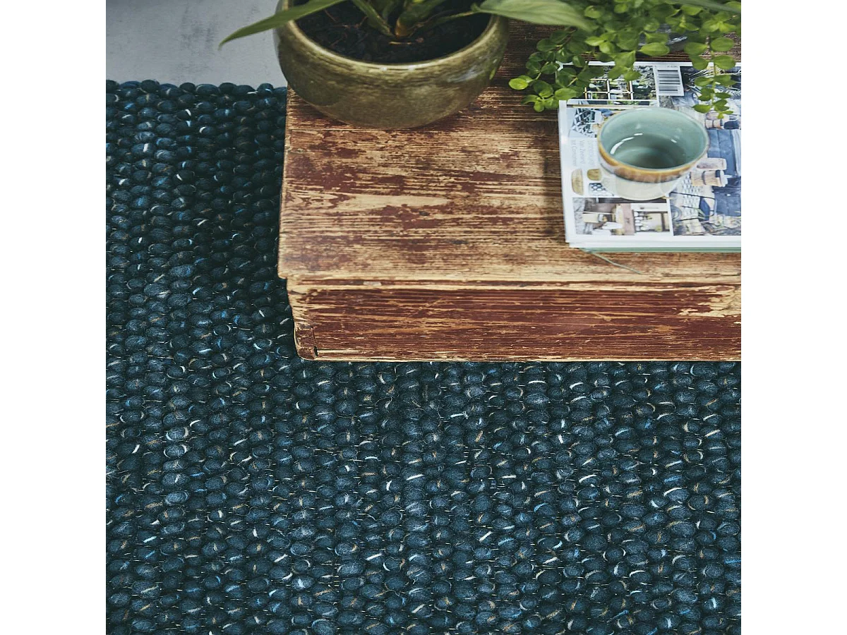 tapis entrée 140x200 tissé en laine bleu foncé rectangle motif uni COBLE