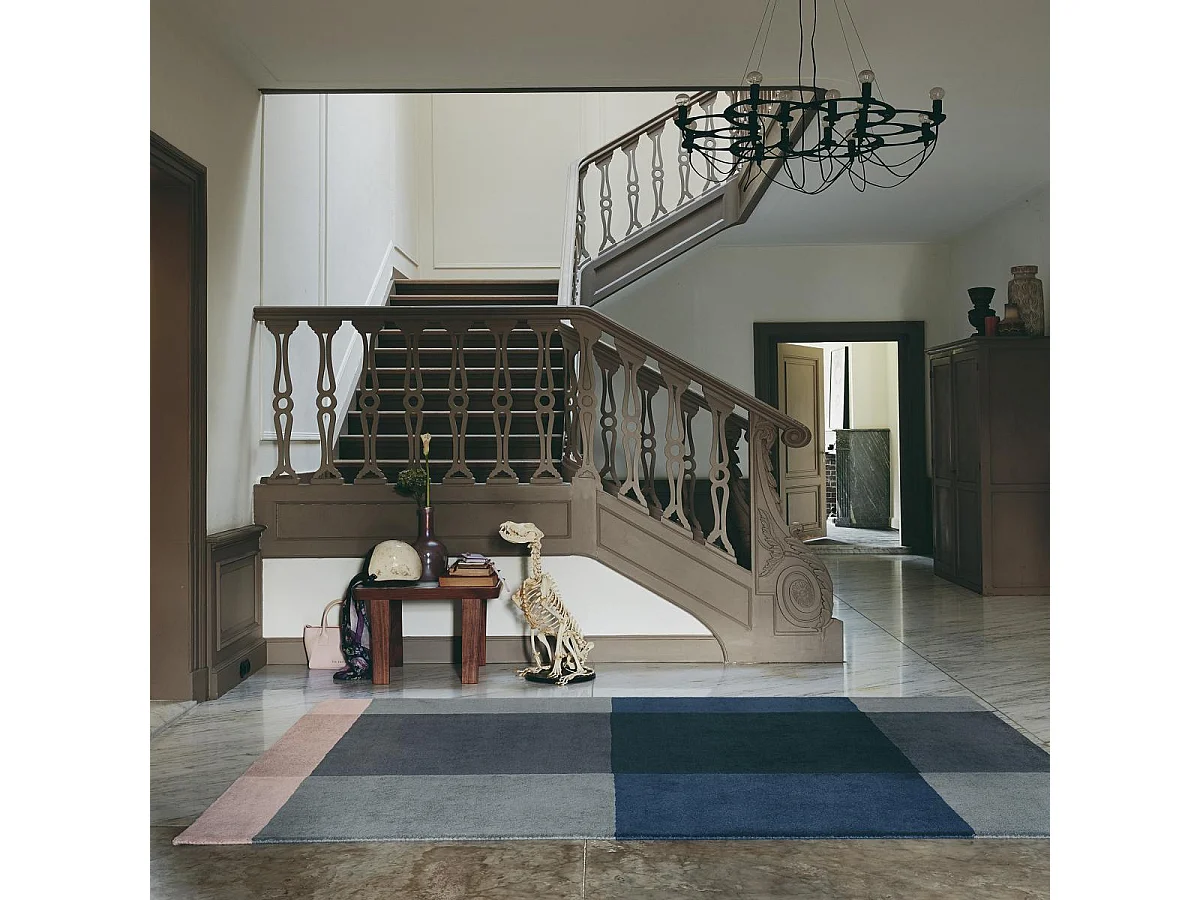 tapis chambre 170x240 fait à la main en laine bleu et gris motif seventies