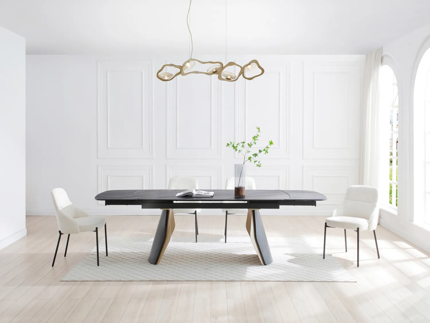 Table à manger extensible 6 à 10 personnes en céramique, verre trempé et métal - Effet marbre noir et doré - ZINORIA de Maison Céphy
