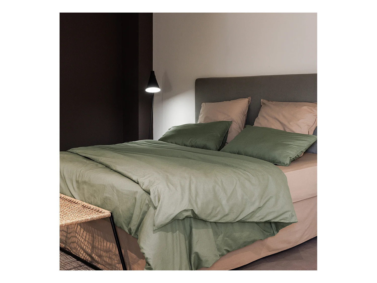 Parure de lit 240x220 cm et 50x70 cm coton lavé PALACE vert sauge 3 pièces