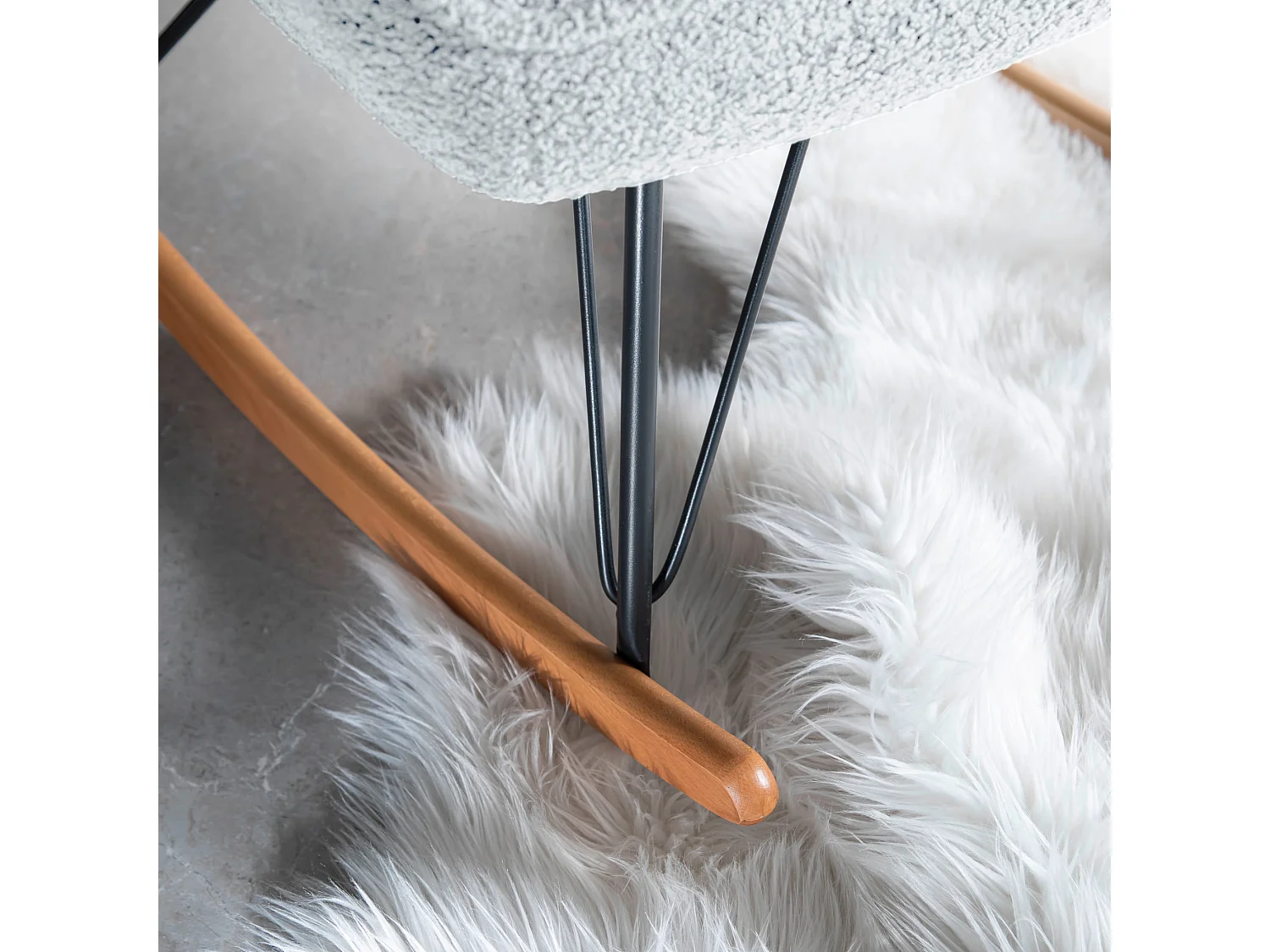 Fauteuil rocking chair bouclette gris avec pieds en hêtre - FA16024