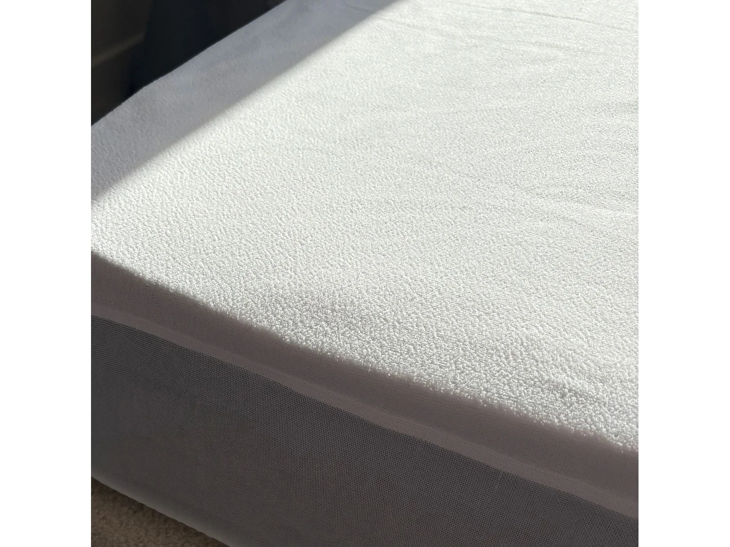 Protège matelas bouclette imperméable - bonnet 27 cm 180x200 - SERENITE