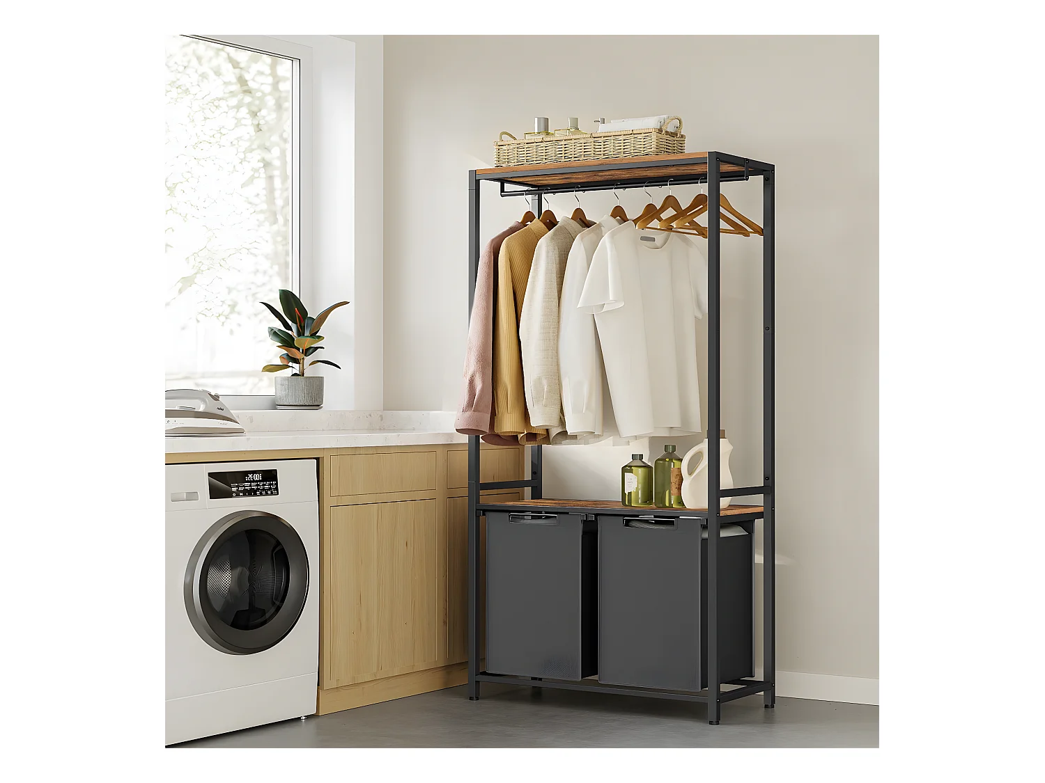 Mobile da bagno con cesto per biancheria integrato - H175 cm